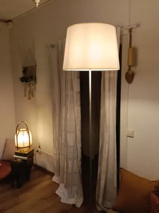 Lámpara de pie moderna