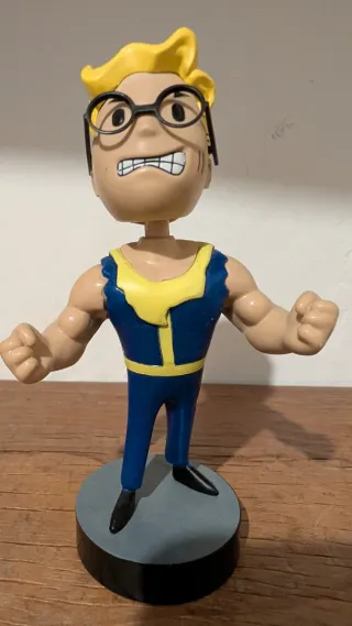 Figuras Fallout Vaul-tec +1 Fuerza +1 Ganzúa