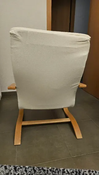 Mecedora de tela y madera