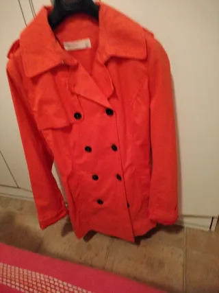 Gabardina naranja tres cuartos talla S
