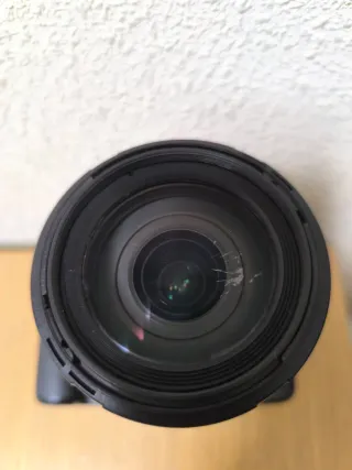 Cámara Canon EOS 550D + Objetivo Tamron 18-200mm