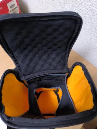 Cámara Canon EOS 550D + Objetivo Tamron 18-200mm