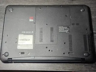 Portátil Toshiba Satellite L955D-108 Negro/Plata