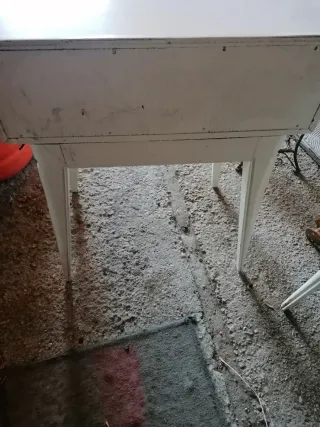 Mesa auxiliar o medita de noche antigua