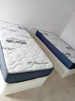 Letto a scomparsa in legno in liquidazione