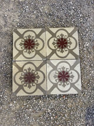 Baldosas hidráulicas antiguas decoradas