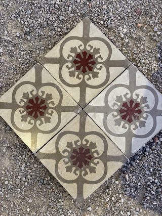 Baldosas hidráulicas antiguas decoradas