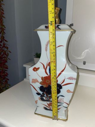 Jarrón Vista Alegre Imari con tapa y oro 24k