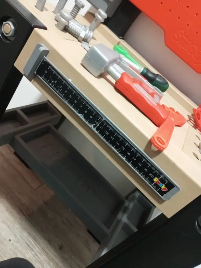Banco de trabajo Black+Decker para niños