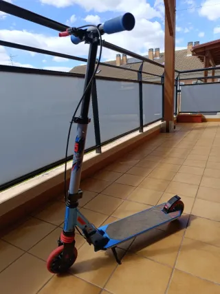 Patinete niños con freno y ajustable en altura