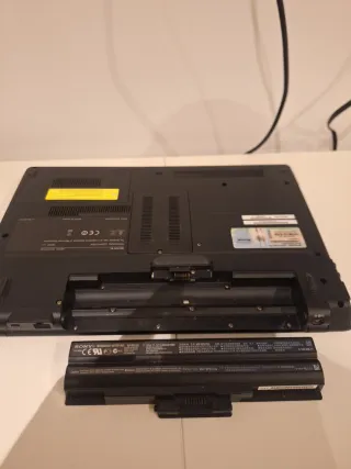 Portátil Sony VAIO VPCCW1S1E para piezas