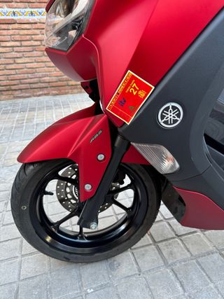 Yamaha NMAX 125 Connected Roja