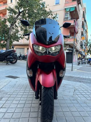 Yamaha NMAX 125 Connected Roja