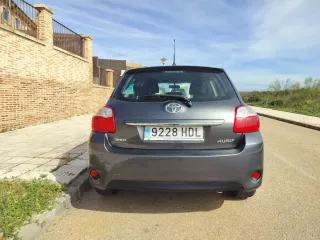 Toyota Auris 2011