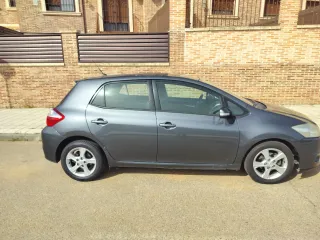 Toyota Auris 2011
