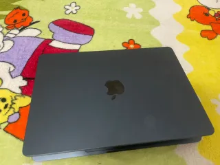 MacBook Air M3 13 2024