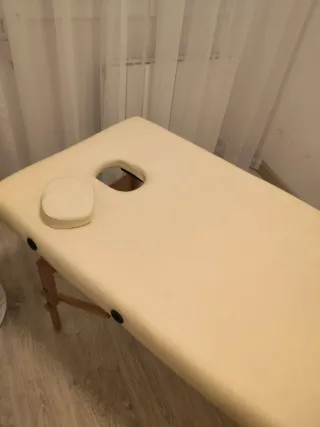 Camilla de masaje plegable Mobiclinic nueva