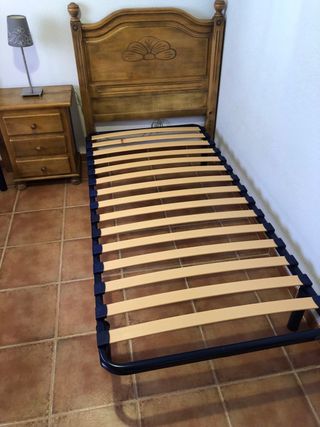Camera da letto con 2 letti 90x190 in legno