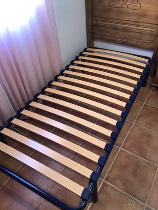 Camera da letto con 2 letti 90x190 in legno