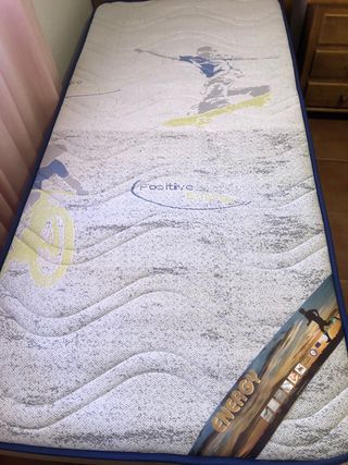 Camera da letto con 2 letti 90x190 in legno