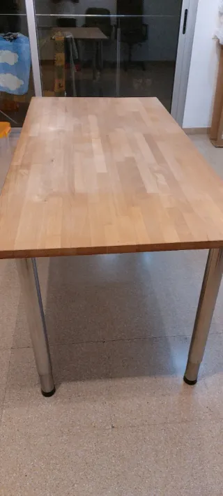 Mesa de madera Ikea rectangular