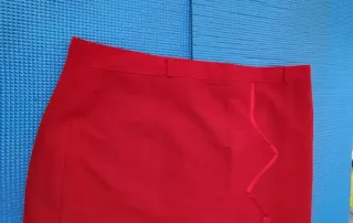 Falda midi roja vintage zig zag (talla 56)