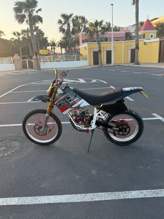 Rieju RR Enduro Roja y Plata