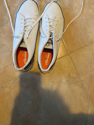 Zapatillas Ellesse Blancas y Naranja