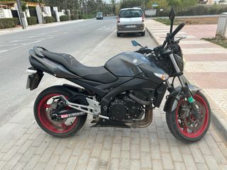 Moto Naked 2008 sin batería ni ITV  65000 km