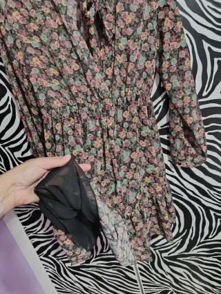 Vestido floral negro multicolor