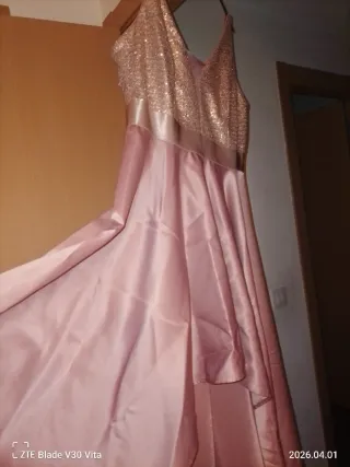 Vestido de fiesta dorado y rosa
