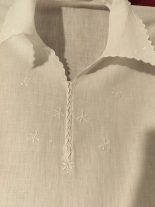 Camisón blanco antiguo