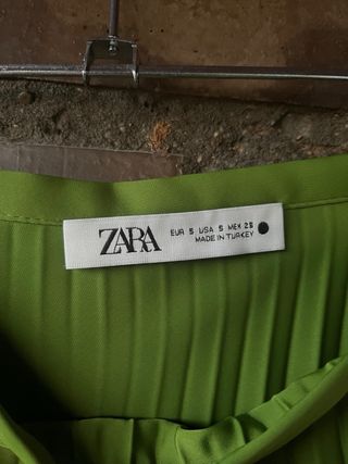 Falda plisada Zara verde