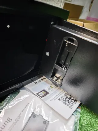 Caja fuerte electrónica 31x20x20cm + 2 llaves