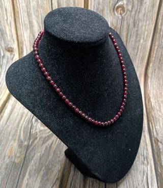 Collar de granate