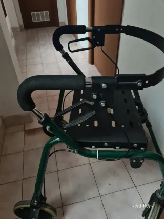 Andador plegable con freno personas mayores
