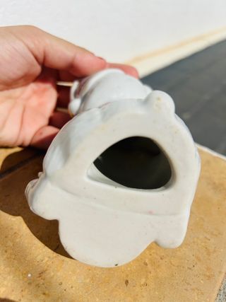 Osito de porcelana vintage con flor