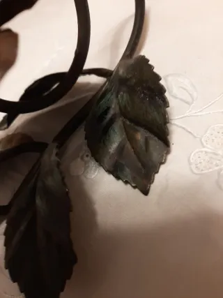 Portacandele rosa in ferro battuto