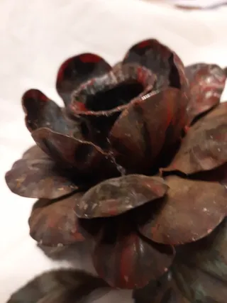 Portacandele rosa in ferro battuto