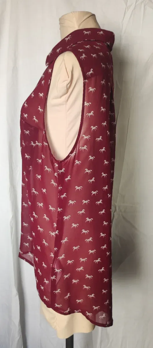 Blusa sin mangas granate con caballos