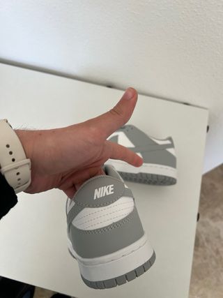 Nike Dunk Low Gris y Blanco