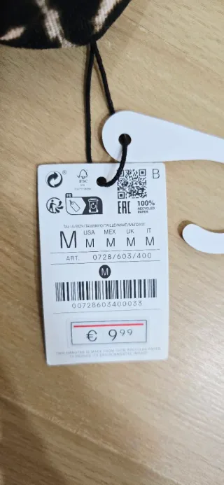 Gorra Stradivarius estampado leopardo