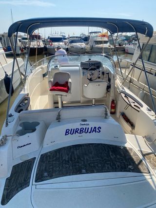 Embarcación Rio Sol 750 con accesorios