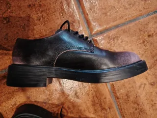 Zapatos de cordones usados dos veces . nuevos