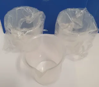 Contenitori in plastica trasparenti nuovi con misu