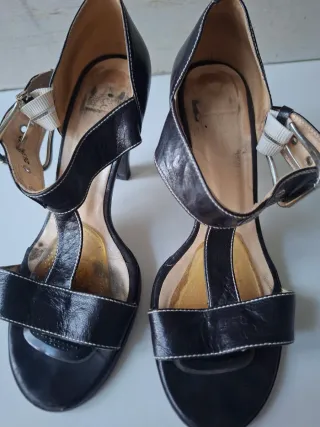 Sandalias de cuero negras