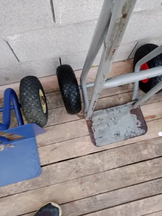 Carretilla de mano con ruedas