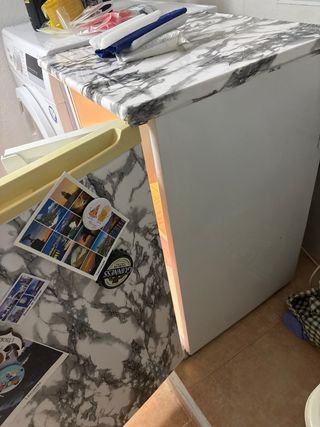 Piccolo frigorifero con congelatore