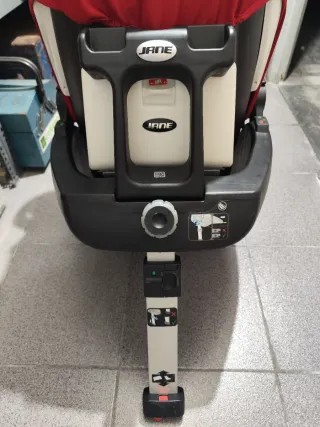 Silla coche Jane iKoos con base Isofix.