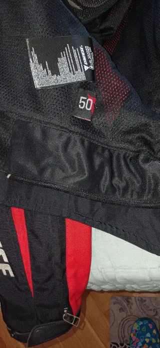 Chaqueta Dainese Moto Negra y Roja